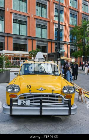 Bienvenue à New York : Canary Wharf avec taxe jaune, Londres Banque D'Images