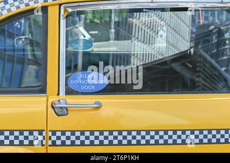 Bienvenue à New York : Canary Wharf avec taxe jaune, Londres Banque D'Images