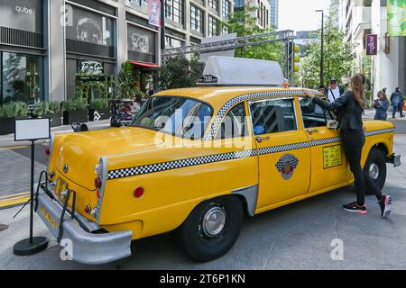 Bienvenue à New York : Canary Wharf avec taxe jaune, Londres Banque D'Images