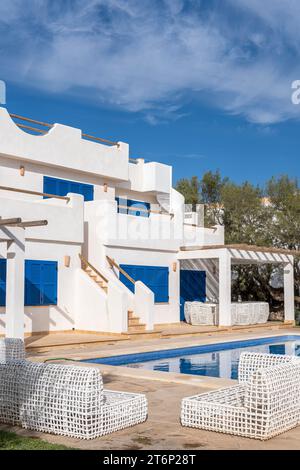 Portocolom, Espagne ; novembre 06 2023 : vue générale d'une maison luxueuse dans la ville majorquine de Portocolom, Espagne Banque D'Images