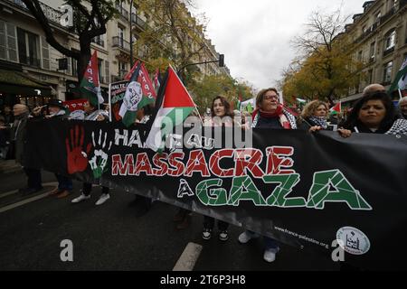 Paris, France. 11 novembre 2023. Manifestation pour exiger un cessez-le-feu immédiat, pour une paix juste et durable entre Palestiniens et Israéliens le 11 novembre 2023 à Paris, France. Crédit : Bernard Menigault/Alamy Live News Banque D'Images