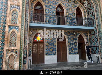 Bains Orbeliani dans le style d'une madrasa persane ou d'un bâtiment scolaire, quartier des bains d'Abanotubani, Tbilissi, Géorgie Banque D'Images
