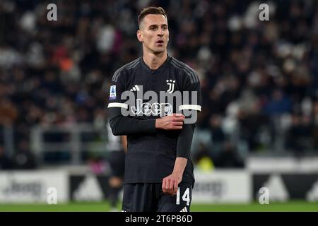 Arkadiusz Milik de la Juventus FC fait des gestes lors du match de Serie A entre la Juventus FC et Cagliari Calcio au stade de la Juventus à Turin (Italie), le 11 novembre 2023. Banque D'Images