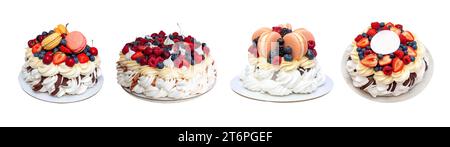 Collection de gâteaux d'anniversaire Pavlova décorés de crème fouettée, macarons et chocolat. PNG, isolé sur fond blanc Banque D'Images