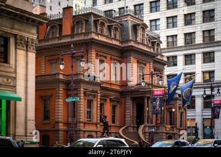 Philadelphie, PA – États-Unis – 13 octobre 2023 vue du second Empire l'Union League of Philadelphia, un club privé fondé en 1862 par le Old Phi Banque D'Images