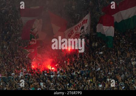 11 novembre 2023, Rio de Janeiro, Brésil, Brésil : LES FANS de Fluminense célèbrent lors du match entre Flamengo et Fluminense dans le cadre de Brasileirao Serie A 2023 au Maracana Stadium le 11 novembre 2023 à Rio de Janeiro, Brésil. (Image de crédit : © Ruano Carneiro/ZUMA Press Wire) USAGE ÉDITORIAL SEULEMENT! Non destiné à UN USAGE commercial ! Banque D'Images