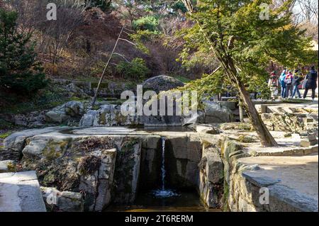 Un voyage dans le « jardin secret » à l'intérieur du palais de Changdeokgung à Séoul, Corée du Sud. Arrivé à l'automne 2022. Banque D'Images