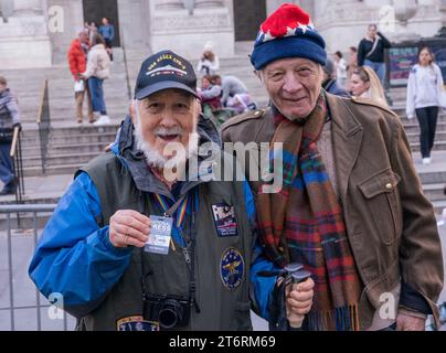 Les vétérans assistent à la 104e parade annuelle de la Journée des vétérans sur la 5e Avenue à New York le 11 novembre 2023 Banque D'Images