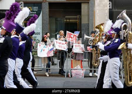 11 novembre 2023, NY, USA : Fifth Avenue, New York, États-Unis, le 11 novembre 2023 - participants vétérans à la 104e édition annuelle du défilé de la Journée des vétérans de New York à New York. Photo : Luiz Rampelotto/EuropaNewswire (image de crédit : © Luiz Rampelotto/ZUMA Press Wire) USAGE ÉDITORIAL SEULEMENT! Non destiné à UN USAGE commercial ! Banque D'Images