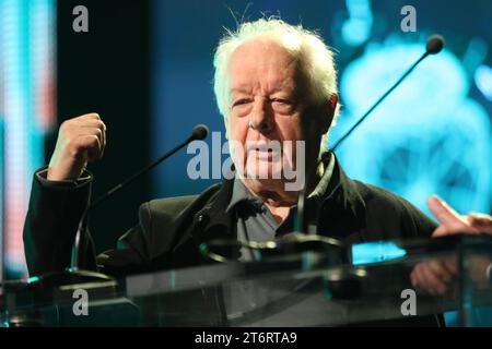 LUXEMBOURG, 11. Octobre 2023 : Jim Sheridan, réalisateur irlandais sur scène lors des Luxembourg film Awards organisés au Grand Théâtre de la ville de Luxembourg et organisés par le film Fund Luxembourg avec la film Academy - le Letzebuerger Filmprais 2023 - soirée des Awards le 11 octobre. 2023 dans la ville de Luxembourg, photo et copyright. @ Arthur Thill /ATP images (THILL Arthur / ATP / SPP) Banque D'Images