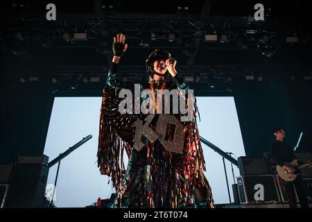 Toronto, Canada. 11 novembre 2023. Le groupe indépendant américain Yeah Yeahs joue sur scène au History Nightclub à Toronto lors de la dernière date de leur tournée Cool IT Down Credit : Bobby Singh/Alamy Live News Banque D'Images