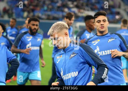 Andrey Mostovoy (2R) de Zenit vu en action lors du match de football de la Premier League russe entre Zenit Saint-Pétersbourg et Krasnodar à Gazprom Arena. Score final ; Zenit 1:1 Krasnodar. (Photo Maksim Konstantinov / SOPA Images/Sipa USA) Banque D'Images