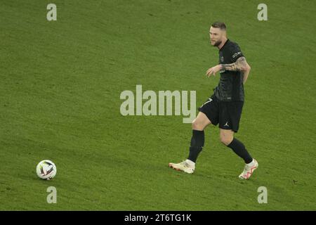 Milan Skriniar du PSG lors du match de championnat de France de Ligue 1 entre le Stade de Reims et le Paris Saint-Germain le 11 novembre 2023 au stade Auguste Delaune de Reims Banque D'Images