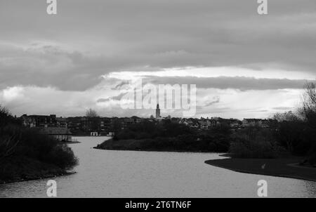 Vue sur le lac Fairhaven au crépuscule, Lytham St Annes, Lancashire, Royaume-Uni, Europe Banque D'Images