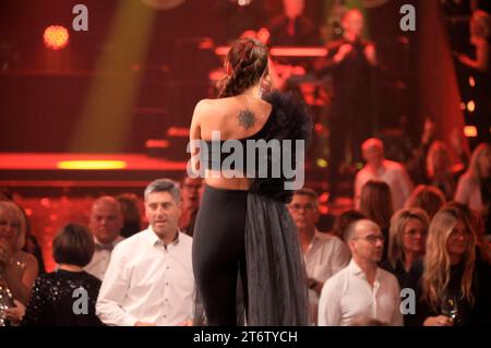 Sarah Engels BEI der Aufzeichnung der TV-Show Die große Silvester Show 2023 In der Baden-Arena in der Messe Offenburg. Offenburg, 09.11.2023 *** Sarah Engels à l'enregistrement de l'émission Die große Silvester Show 2023 dans la Baden Arena au Messe Offenburg Offenburg, 09 11 2023 Foto:XM.xWehnertx/xFuturexImagex silvestershow 3234 Banque D'Images