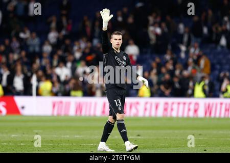 Andriy Lunin du Real Madrid lors du match de football de championnat d'Espagne de la Liga entre le Real Madrid et Valencia CF le 11 novembre 2023 au stade Santiago Bernabeu de Madrid, Espagne Banque D'Images