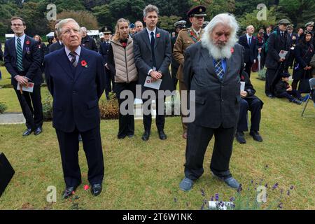 Les gens assistent aux cérémonies du dimanche du souvenir au cimetière Hodagaya Commonwealth War graves à Yokohama. Cette année, l’ambassade de Nouvelle-Zélande a accueilli cet événement commémoratif qui marque la fin de la première Guerre mondiale et rend hommage à tous ceux qui sont morts dans le service militaire. (Photo Damon Coulter / SOPA Images/Sipa USA) Banque D'Images