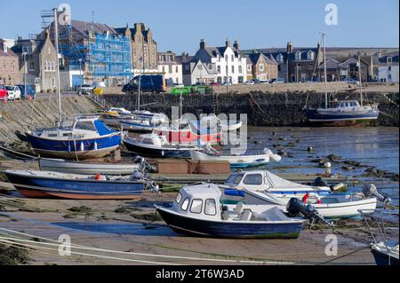 Port et ville de Stonehaven au lever du soleil en été Banque D'Images