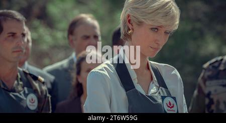 ELIZABETH DEBICKI dans THE CROWN (2016), mise en scène par PETER MORGAN. Saison 6. CRÉDIT : PHOTOS DE LA RIVE GAUCHE/SONY PICTURES TV PROD UK / ALBUM Banque D'Images