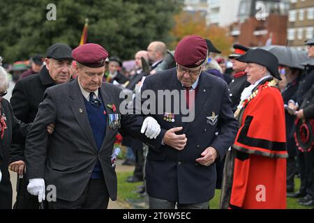 Southend-on-Sea Essex UK 12 novembre 2023. Le service du souvenir au Mémorial de guerre de la ville de Southend-on-Sea dans l'Essex crédit : Martin Dalton/Alamy Live News Banque D'Images