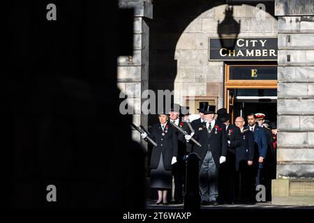 Le premier ministre Humza Yousaf pendant le service du dimanche du souvenir à Edinburgh City Chambers sur le Royal Mile à Édimbourg. Crédit : Euan Cherry Banque D'Images