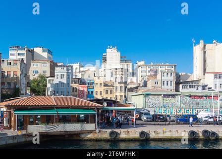 Istanbul, Turquie, l'architecture du terminal de ferry Karakoy iskelesi à Istanbul arrêt pour les ferries à Istanbul, éditorial seulement. Banque D'Images