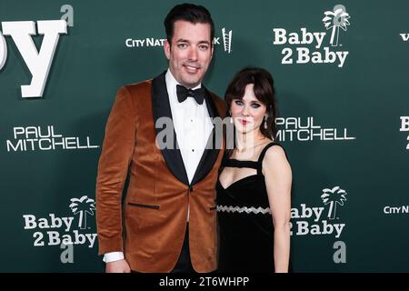 WEST HOLLYWOOD, LOS ANGELES, CALIFORNIE, États-Unis - NOVEMBRE 11 : Jonathan Scott et Zooey Deschanel arrivent au Gala Baby2Baby 2023 présenté par Paul Mitchell qui s'est tenu au Pacific Design Center le 11 novembre 2023 à West Hollywood, Los Angeles, Californie, États-Unis. (Photo de Xavier Collin/image Press Agency) Banque D'Images