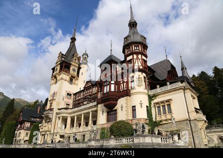 Château de Peleş, Sinaia, Comté de Prahova, Roumanie, Europe Banque D'Images