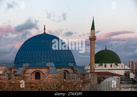 L'Al-Jazzar ou Mosquée Blanche au crépuscule à Acre, Israël Banque D'Images