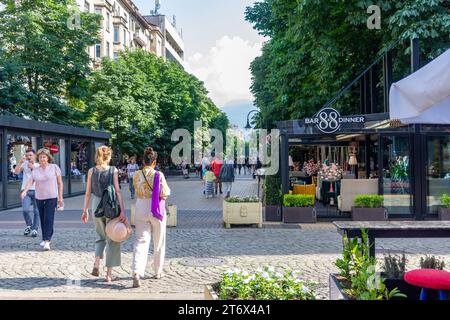 Restaurants à Vitosha Boulevard (rue commerçante), Sofia, Bulgarie, Centre-ville, Sofia, République de Bulgarie Banque D'Images