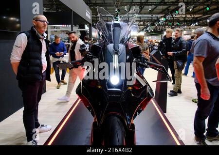 QUELQUES VUES DE LA FOIRE DE MILAN EICAMA 20023, le salon le plus important pour l'ensemble du secteur des 2 roues. Banque D'Images