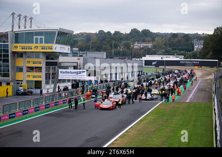 Circuit Vallelunga, Rome, Italie 12 11 2023 - Lamborghini Super Trofeo Europe round 5, Day 2, PRO/PRO AM Race1 vue de la grille de départ sur circuit avec Lamborghini Huracan. Crédit photo : Fabio Pagani/Alamy Live News Banque D'Images