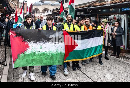 Des milliers de personnes se rassemblent à Sarajevo pour soutenir la Palestine Banque D'Images