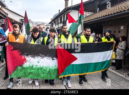 Des milliers de personnes se rassemblent à Sarajevo pour soutenir la Palestine Banque D'Images