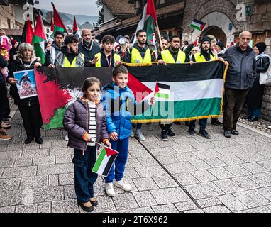 Des milliers de personnes se rassemblent à Sarajevo pour soutenir la Palestine Banque D'Images