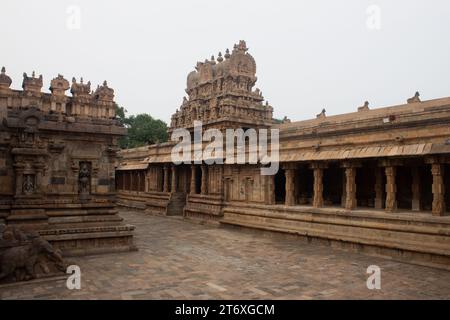Le temple Airavatesvara est un temple hindou d'architecture dravidienne situé dans la ville de Darasuram à Kumbakonam, dans le district de Thanjavur dans le sud de l'Inde Banque D'Images