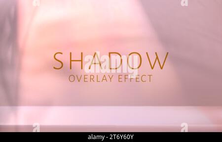 Palmier tropical laisse la superposition d'ombre sur fond beige. Illustration vectorielle réaliste de silhouettes de branche et scène de podium pour la présentation de produit cosmétique. Salle d'exposition et feuillage de plantes exotiques. Illustration de Vecteur