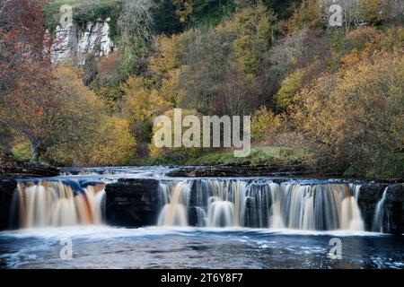 Wain WATH Force Waterfall dans le Yorkshire Dales, Royaume-Uni Banque D'Images