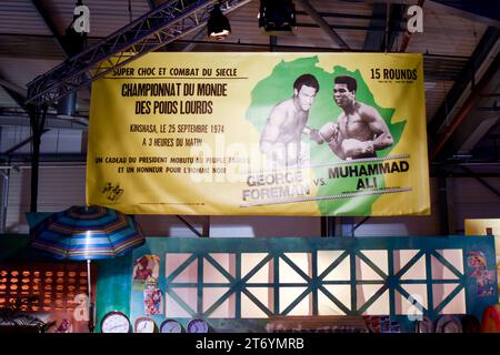 Rumble in the Jungle est une reconstitution théâtrale immersive de l’affrontement de Muhammad Ali et George Foreman en 1974 au Zaïre. Rematch a transformé le Dock X. Banque D'Images