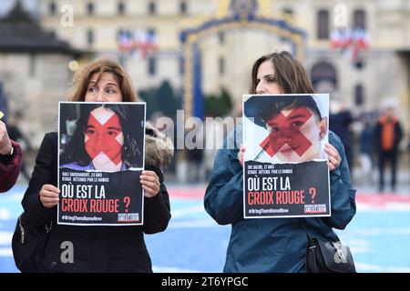 Les français Unis contre l'antisémitisme ont défilé dans Paris, sauf pour les partis politiques. Le RN de Marine le Pen fermait la marche Banque D'Images