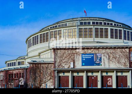 Wroclaw, Pologne - 10 novembre 2023 : Hala Stulecia ou Centenaire Hall - site historique du patrimoine mondial de l'UNESCO Banque D'Images