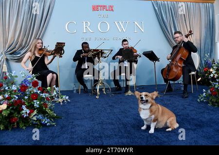 Westwood, États-Unis. 12 novembre 2023. Ziggy arrive à la première à Los Angeles de la partie 1 de la saison finale de "THE CROWN" qui s'est tenue au Westwood Regency Village Theatre le 12 novembre 2023 à Westwood, Californie. © Lisa OConnor/AFF-USA.com crédit : AFF/Alamy Live News Banque D'Images