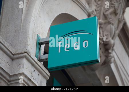 Bordeaux , France - 11 09 2023 : marque logo tego et chaîne de signes texte façade rue compagnie d'assurance de l'agence française de services financiers Banque D'Images