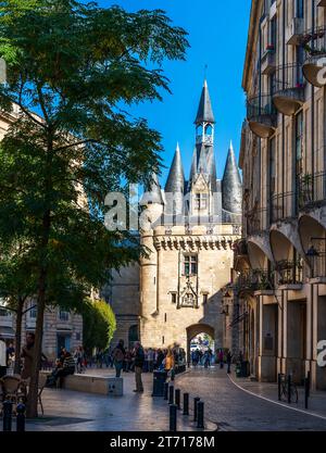 La porte Cailhau de la place du Palais à Bordeaux, en Gironde, Nouvelle Aquitaine, France Banque D'Images