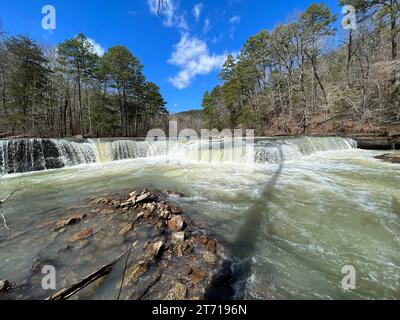 Une vue panoramique des chutes de Haw Creek dans la forêt nationale d'Arkansas Ozark Banque D'Images