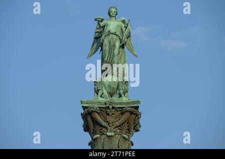 Göttin Concordia auf der Jubiläumssäule, Schloßplatz, Stuttgart, Bade-Württemberg, Deutschland Banque D'Images