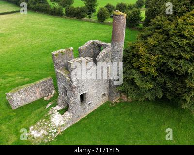 Photo drone de Burrow Farm Engine House, ancienne maison de machines à vapeur pour West Somerset Mineral Railway, une ligne de train à câble dans les collines Brendon Banque D'Images