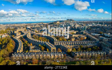 Vue aérienne en automne des rues et des logements dans le West End d'Édimbourg, Écosse, Royaume-Uni Banque D'Images