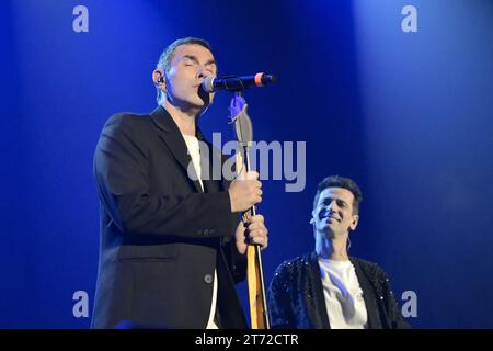 Roma, Italie. 12 novembre 2023. Thomas de Gasperi et Matteo Maffucci du duo italien Zero Assoluto sur scène du Palazzo dello Sport Credit : Independent photo Agency/Alamy Live News Banque D'Images