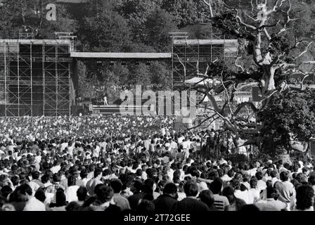 Bruce Springsteen et le E-Streetband se produisant au château de Slane en Irlande. 01-06-1985. vvbvanbree fotografie Banque D'Images